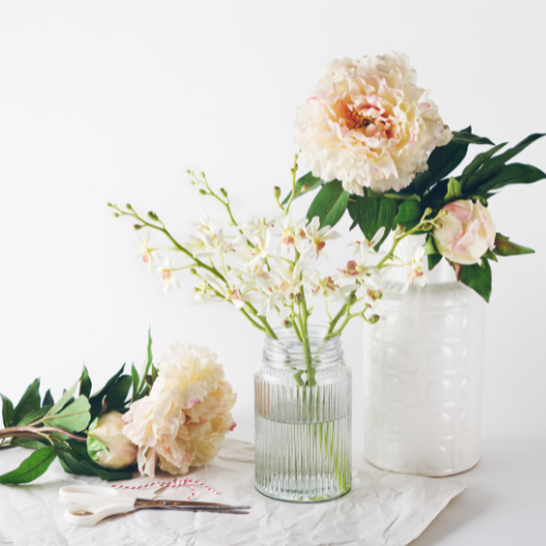 beautiful, simple floral arrangements